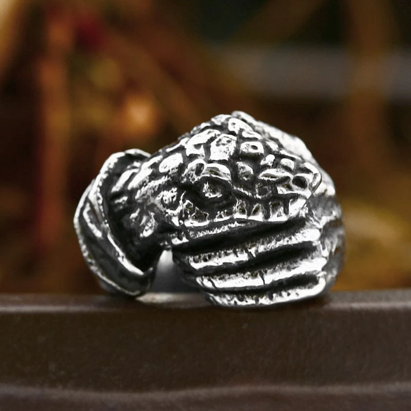 Men's Punk Retro Irregular Skull Stainless Ring - Image 3