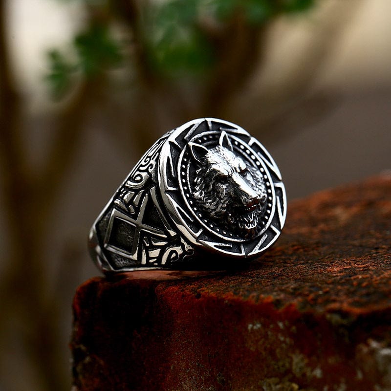 Men's Punk Wolf Totem Ring - Image 2