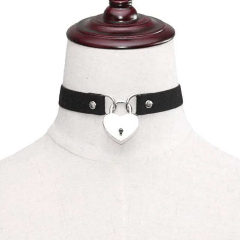 Women's Goth Velvet Heart Lock Choker Necklace With Key - Image 2