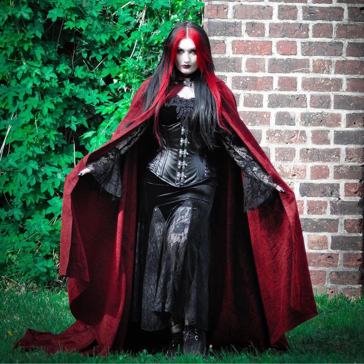 Women's Gothic Lace Splice Split Fishtail Dress - Image 7