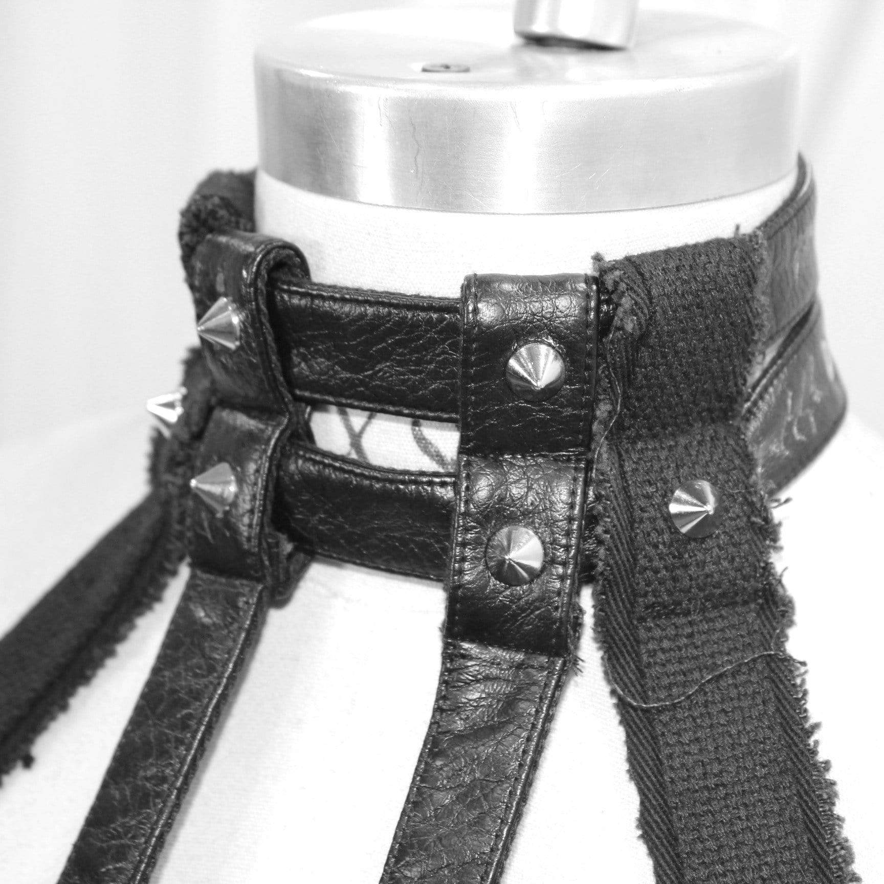 Women's Gothic Punk PU Leather Pocket Harness - Image 9