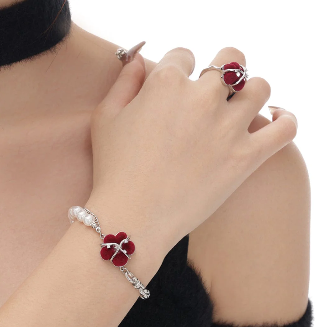 Women's Grunge Flocking Floral Pearl Bracelet - Image 2