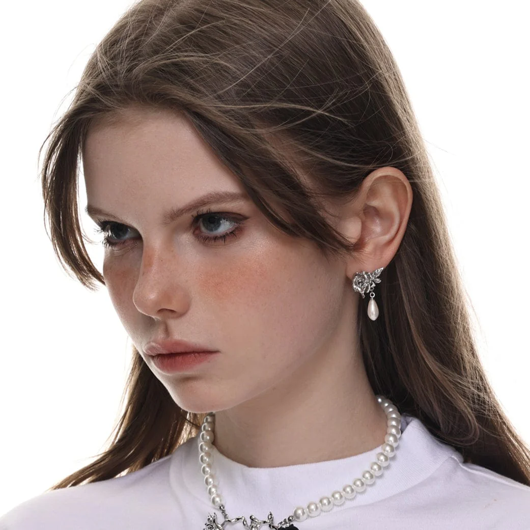 Women's Lolita Rose Pearl Earrings - Image 3