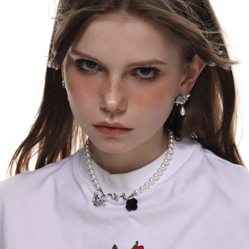 Women's Lolita Rose Pearl Earrings - Image 4