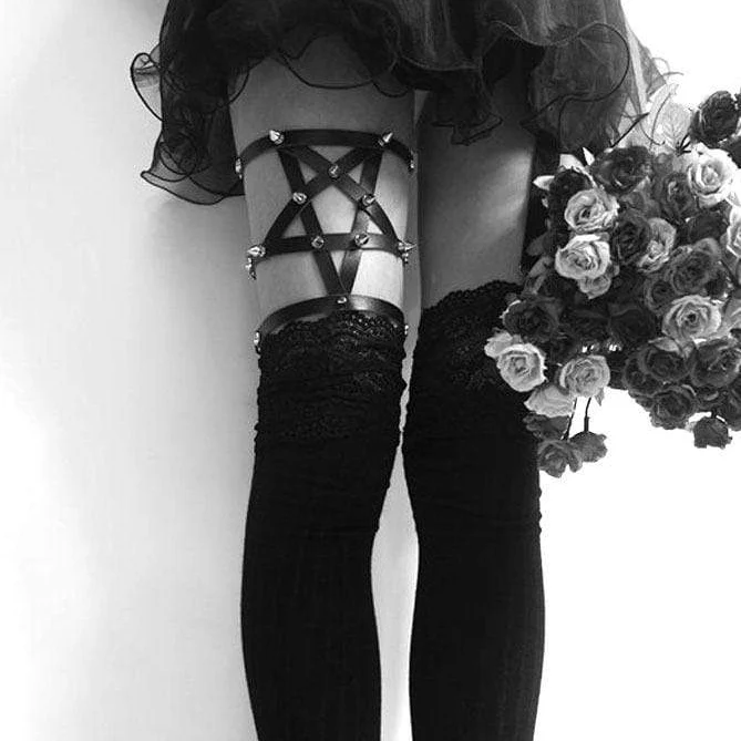 Women's Pentagram PU Leather Leg Ring Garter - Image 4