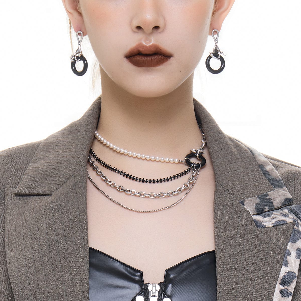 Women's Punk Dragon Claw Annulus Earrings - Image 2