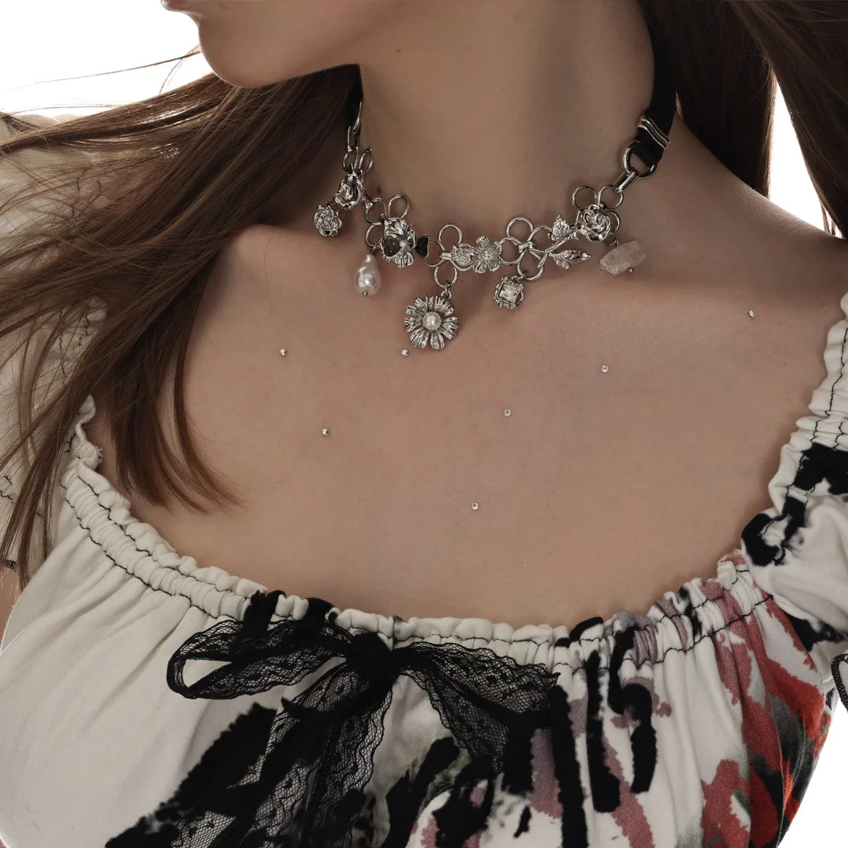 Women's Punk Floral Pearl Necklace - Image 4