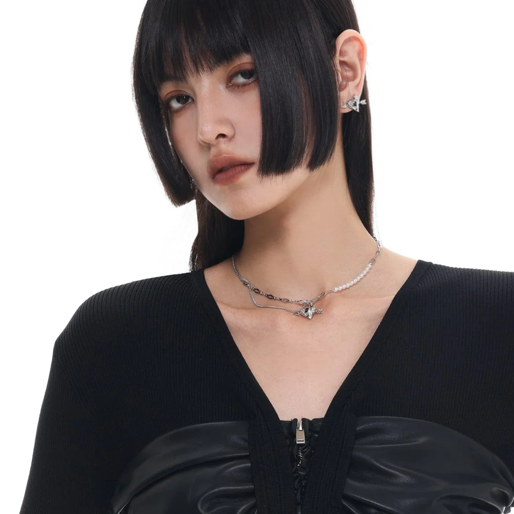 Women's Punk Pierced Arrow Heart Earrings - Image 3