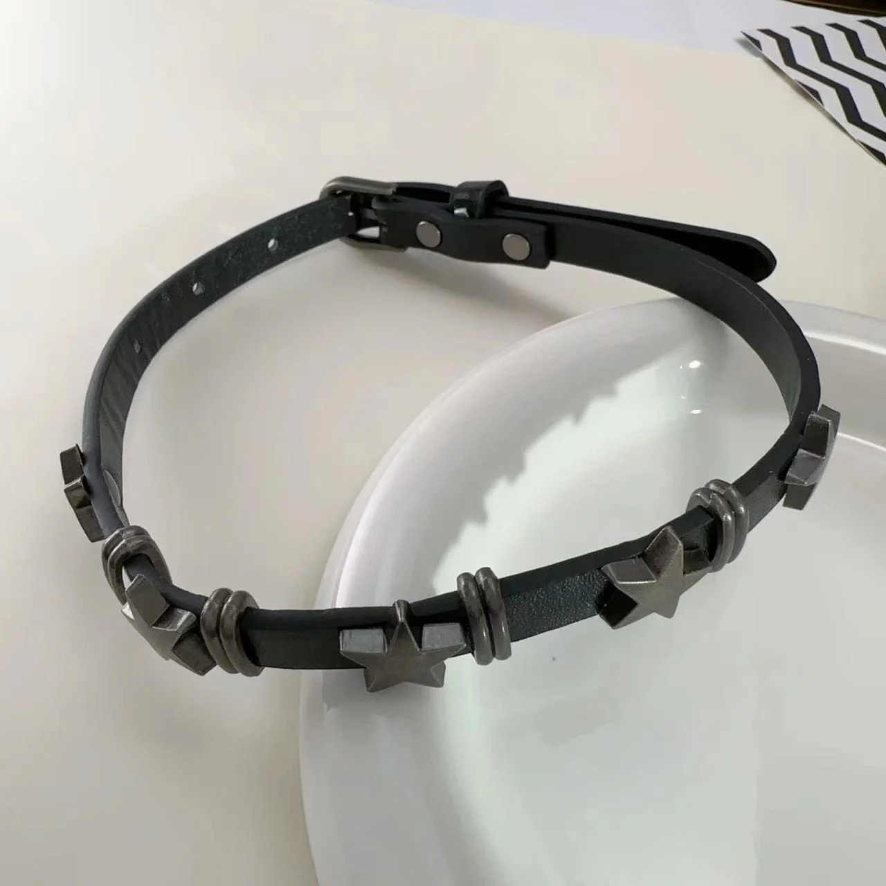 Women's Punk Star Faux Leather Choker - Image 5